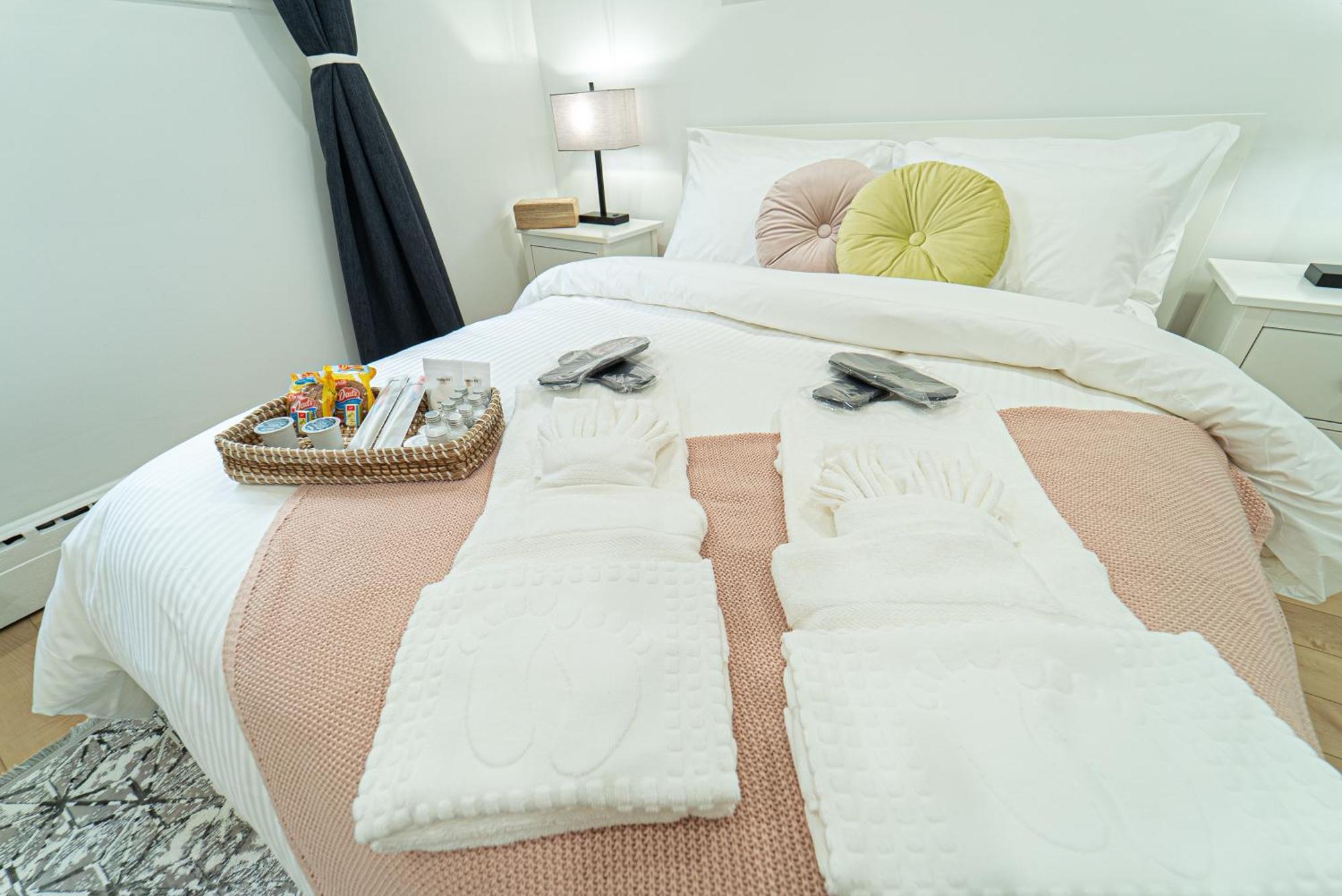 Quiet & Comfortable Double Private Room, Free Parking Τορόντο Εξωτερικό φωτογραφία