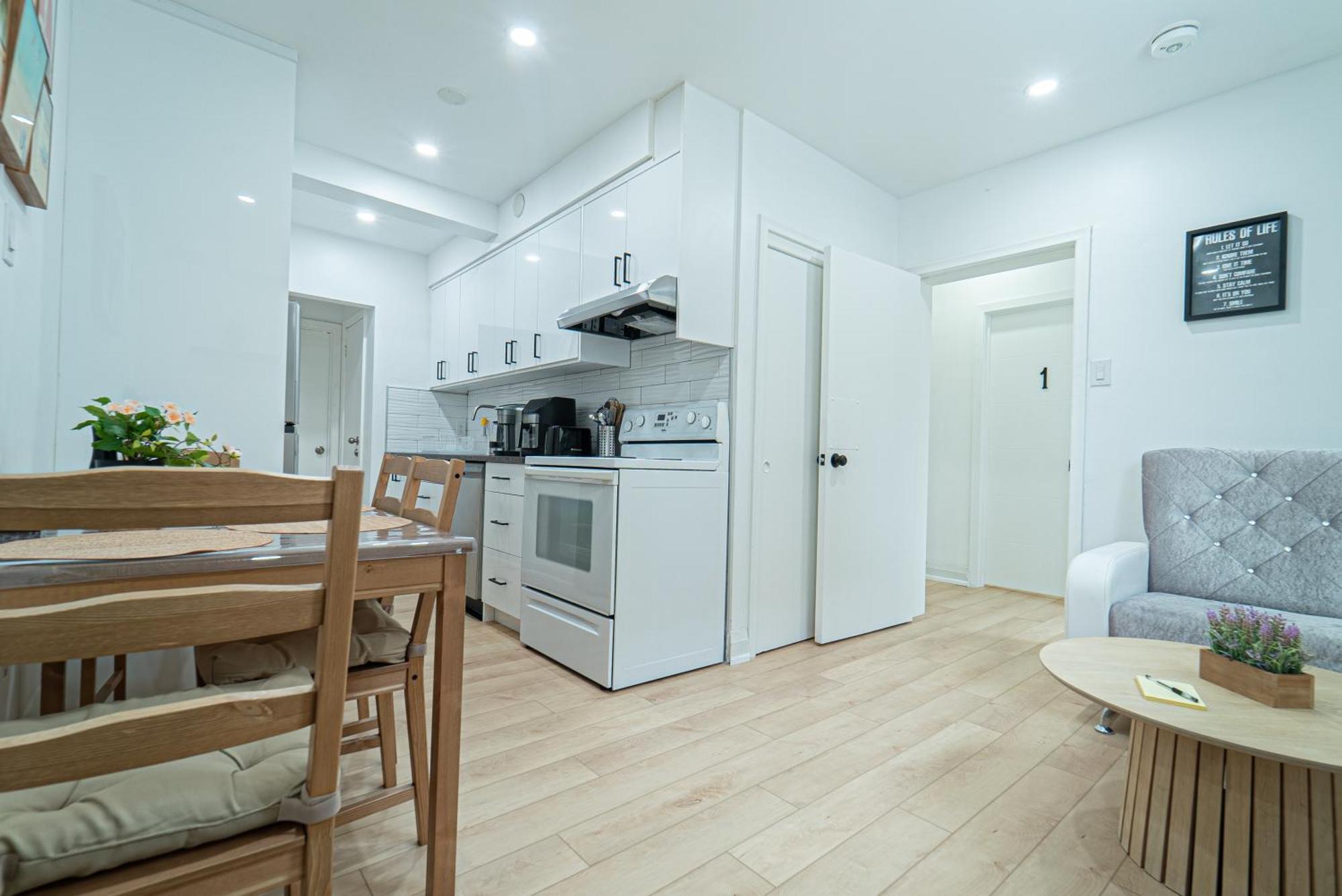 Quiet & Comfortable Double Private Room, Free Parking Τορόντο Εξωτερικό φωτογραφία
